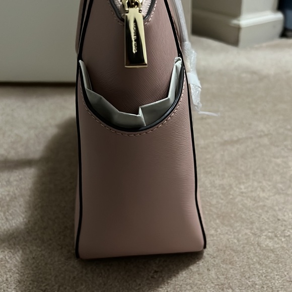 Micheal Kors Tote - Picture 6 of 7